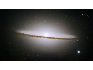 Спитцер обнаружил две галактики в одной Спитцер обнаружил две галактики в одной