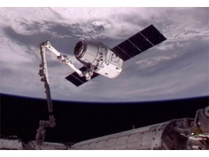 Первая частная 
грузовая капсула Dragon причалила к МКС 25 мая