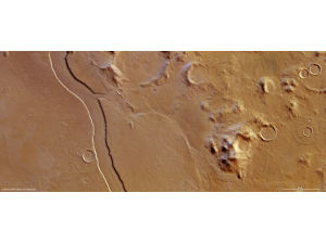 Mars Express сделал снимок высохшего русла реки, протекавшей в прошлом по поверхности Марса Mars Express сделал снимок высохшего русла реки, протекавшей в прошлом по поверхности Марса
