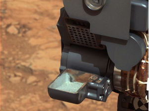 Curiosity готовится проглотить извлечённый им образец марсианской породы Curiosity готовится проглотить извлечённый им образец марсианской породы