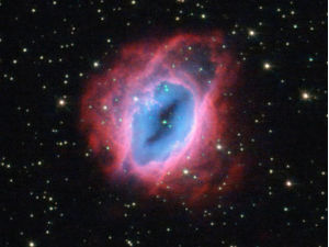 Хаббл наблюдает сверкающие, огненные газовые оболочки звезды Хаббл наблюдает сверкающие, огненные газовые оболочки звезды