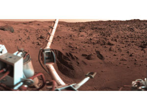 Марсоход Curiosity снимает на видео марсианский восход Луны