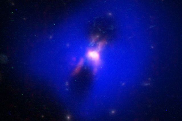 Ученые обнаружили таинственные черные дыры, способные производить звезды