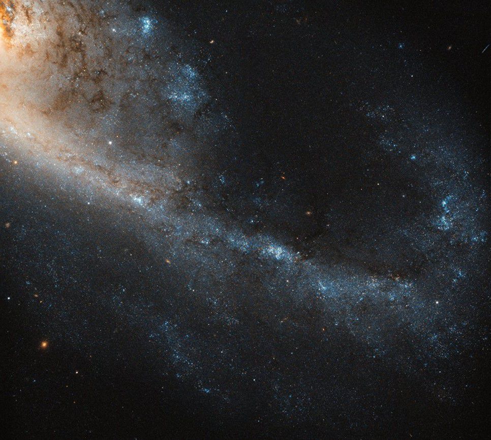 Найдена галактика, которая умирает из-за собственной плодовитости