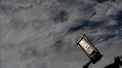 На МКС начались тестирования панели солнечных батарей ROSA