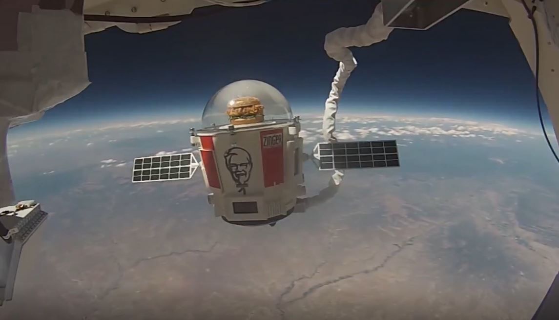 Сэндвич с курицей возвращается на Землю, совершив путешествие в стратосферу