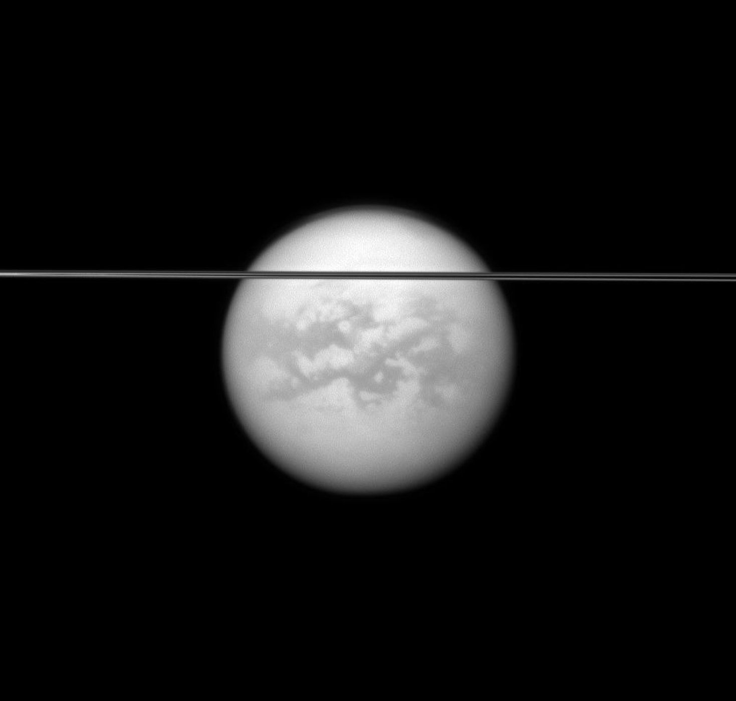 Спутник плотной атмосферой. Титан Спутник Сатурна. Атмосфера титана спутника Сатурна. Титан Спутник спутники Сатурна. Планета Титан Кассини.