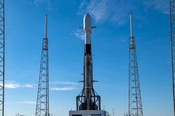 SpaceX откладывает запуск Transporter-1 с рекордными 143 спутниками на борту
