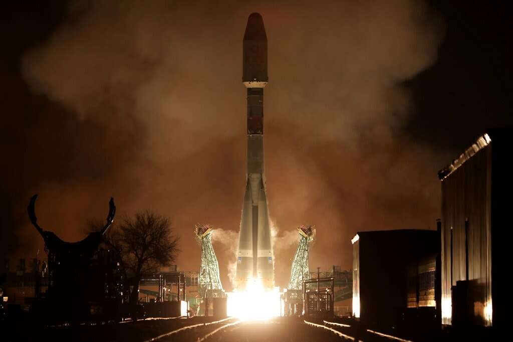 Спутниковый оператор OneWeb переключает запуски на SpaceX