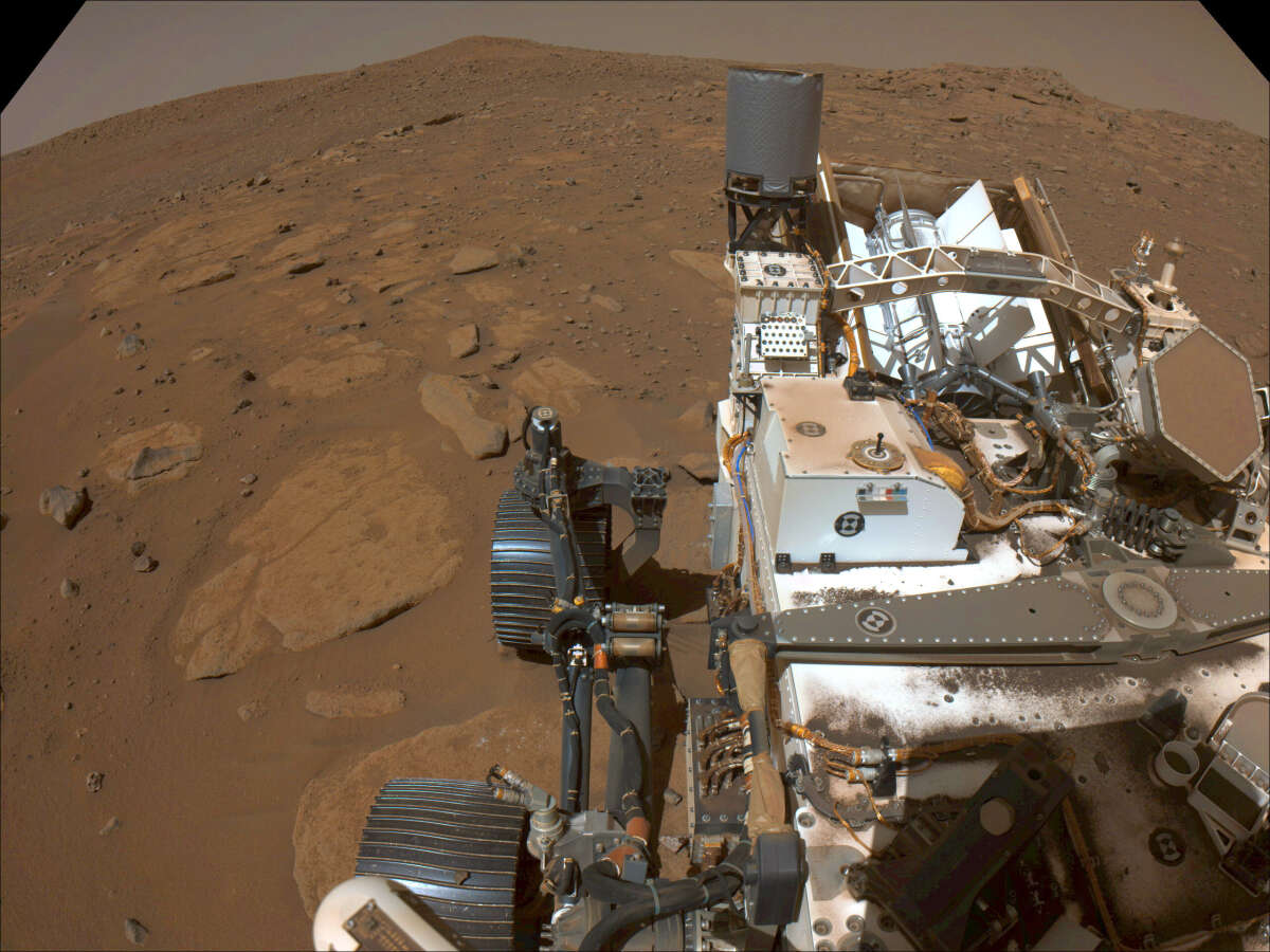 «Марсианский флот» НАСА продолжит работу во время соединения Марса с Солнцем
